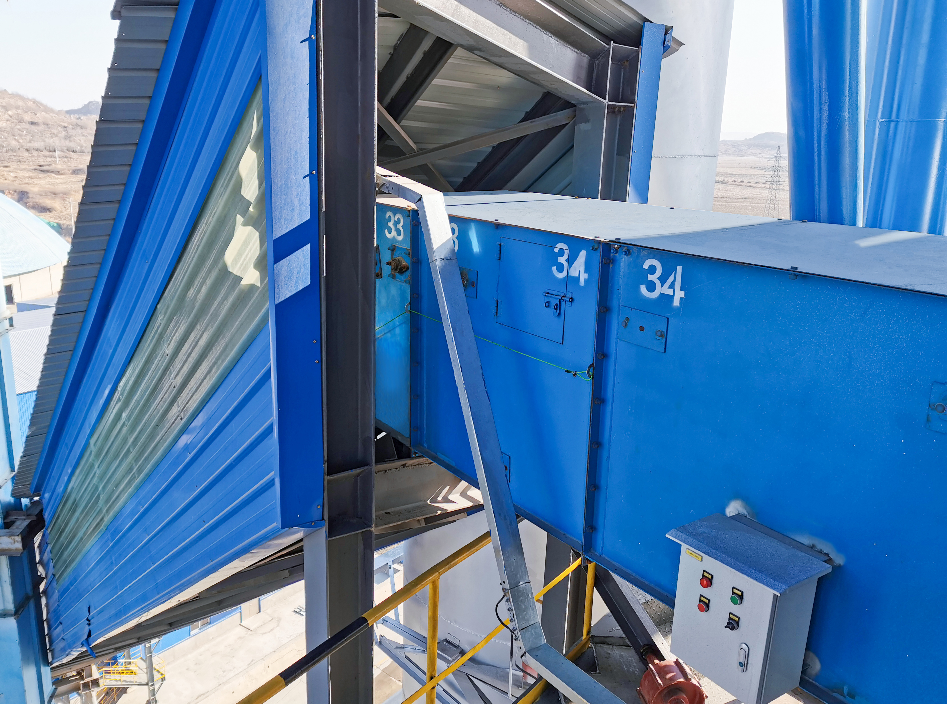  一臺(tái)大傾角皮帶機(jī)需要多少錢呢？